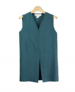 Our ladies washable fuji silk sleeveless vest is comfortable and perfect for all occasions. This v-neck vest is softly shaped and drapes very nicely. It can easily match sweaters and jackets. Machine wash or dry clean for best results.

DISPLAY PICTURE COLOR: TEAL