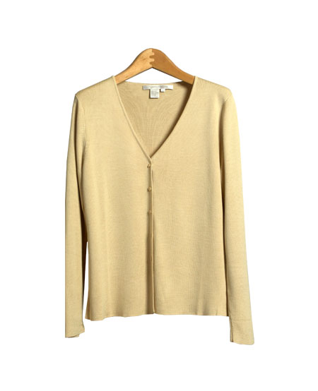 this ladies' 100% silk v-neck cardigan is a soft and comfortable top made in fine gauge full-needle knit. Our silk cardigan works nicely with its matching short sleeve sweater and scoop neck tank as sweater sets. Available in sizes S(6) to plus size 1X(16W-18W). Dry clean or handwash in cold water and lay flat to dry.

Available in 4 colors: Chambray, Field Green, Turquoise and White.

Display Picture Color: BANANA