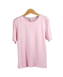 This 100% silk jersey tee in short-sleeve is a classic style and a knit top for all seasons. The tightly weaved silk knit jersey drapes well when you wear it by itself as a luxurious tee top, or as a layering piece under a jacket or a suit. The silk jersey tee's silky smooth texture provides comfort to your skin while giving a luxurious look.  Compositions' silk jersey tee is a versatile knit top, a must-have clothes for professional women. Hand-wash cold and lay flat to dry or dry clean.


Available colors for this silk jersey top are: Banana, Beige, Black, Brown, Candy-Pink, Hot-Pink, Lime, Navy,  Pink,  Red, Sky and Turquoise.
     
Display Image Shows Style DF01 Design Details