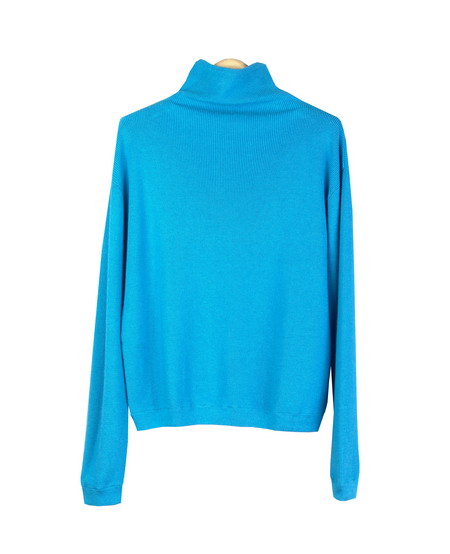 Silk/cotton/cashmere long sleeve Mock-Turtle Neck sweater pullover in relaxed full-sweater style. This is our customers'favorite high quality full sweater style.  Soft-touch and easy-fit. It is a flattering style with sporty look.  Available in 11 beautiful bright and pastel colors. Hand wash in cold water and then steam it to achieve the sweater's original softness. Or dry clean for long lasting best result.

DISPLAY PICTURE COLOR: ROYAL