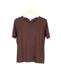 This short sleeve silk sweater, with touch of lycra, is a flat knit top. The silk/lycra sweater has fine hemmed bottom, simple and elegant, ans has a soft and good body feel. It is a comfortable layering top to wear under the fun Pom Pom cardigan, or under any other cardigans and jacket. All seasons to wear!
Hand-wash inside out with cold water. Lay out flat to dry.Dry clean or Dry Clean for best result。
Size: S, M, L, XL
Available colors: Black, Brown
DISPLAY PICTURE COLOR: Brown