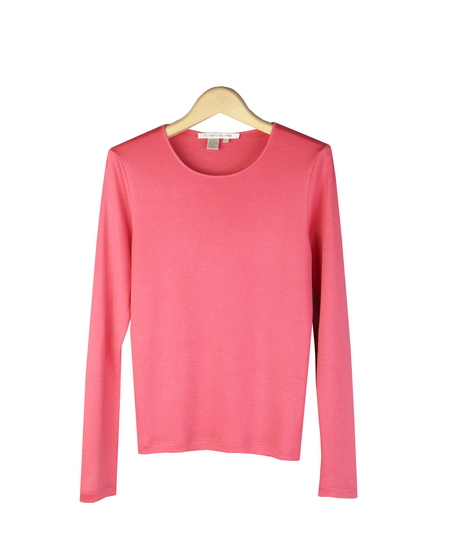 Composition's washable silk/cotton crew neck long sleeve fine knit jersey is 70% silk and 30% cotton, giving you an ultra-soft feel and a luxurious look. This jersey knit top is one of our customers' favorite pullovers. Available in sizes XS(4) to Plus Size 1X(16W-18W). Dry clean or hand-wash cold. 

Available in 15 colors: Aqua, Banana, Beige, Bone, Chocolate, Cream, Navy, Peacock, Peri, Pink, Poppy, Red, Salmon, Silver Gray and Sky

Display Picture Color: Poppy