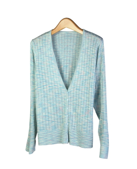 This 100% silk v-neck long sleeve cardigan is beautiful in its space-dye design. This cardigan has a matching sleeveless shell and jewel neck short sleeve sweater to easily make a great twin set. Dry clean or hand-wash in cold water and lay flat to dry.

Available in 3 beautiful space-dye swatches: Ocean, Pink, and Taupe Space-dye.

DISPLAY PICTURE COLOR: OCEAN SPACE DYE