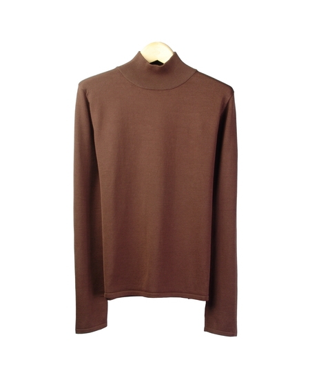 Compositions' ladies silk spandex mock neck long sleeve sweater is made in a smooth plain flat knit. This item works wonderfully as a high quality layering piece.  You will love this sweater for its easy-fit, comfort and luxurious look. Available in sizes S(6) to XL(16-18).

Available in 5 colors: Brown, Eggplant, Hot Pink, Vanilla and White. 

Display Picture Color: BROWN