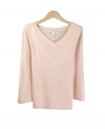 This V-neck 3/4 sleeve sweater is a luxurious top made from 100% silk. Our pullover is ideal to wear for all occasions. Hand wash or dry clean for best results.

Available in 5 colors: Black, Bone, Ocean, Pink, and White.

Display Picture Color: PINK