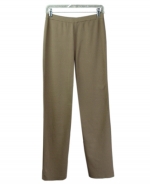 This pair of knit pants made of 100% silk. Since they are solid colors, these pants easily match any top, including the space dye sweaters and jackets. This jacket is soft and comfortable, and is great for all occasions. 6 beautiful colors available for this jacket: Camel, Autumn, Cinnamon, Plum, Forest, and Black.

Hand-wash cold and lay flat to dry. Press the sweater with steam to bring out the silky soft touch. Or dry clean for long lasting care.

DISPLAY PICTURE COLOR: FOREST PUTTY